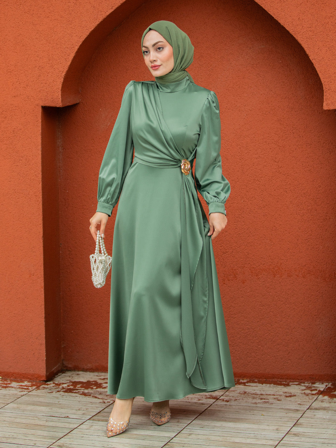 Hijab satin chic       التوصيل مجاني
