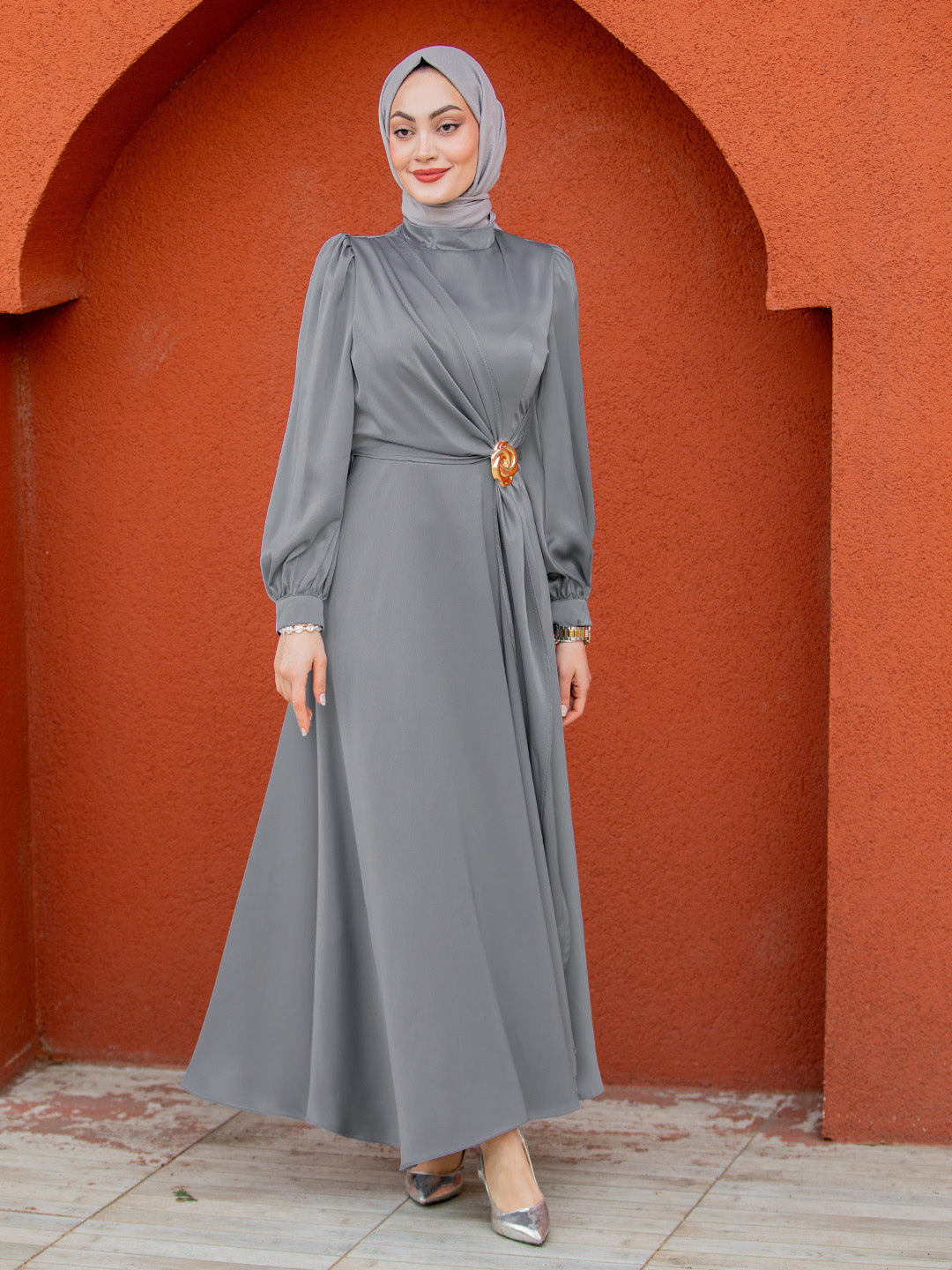 Hijab satin chic       التوصيل مجاني
